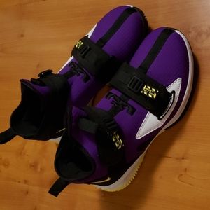 Nike Lebron Soldier 13 Voltage (Flyease)
